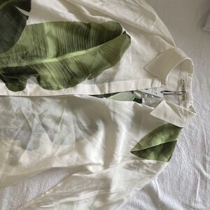 Alice + Olivia Button-Up with Green Palm NWT size small